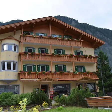 Ladina Hotel