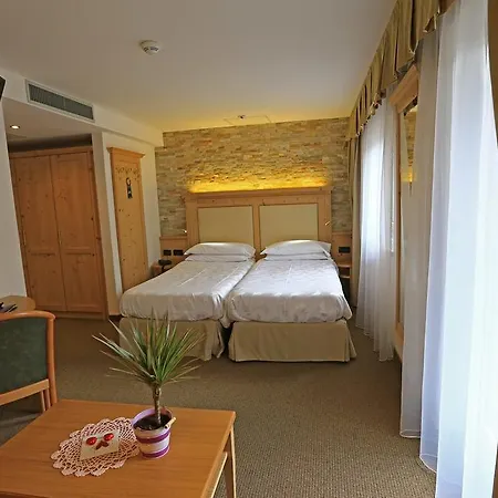 Ladina 3* Campitello di Fassa