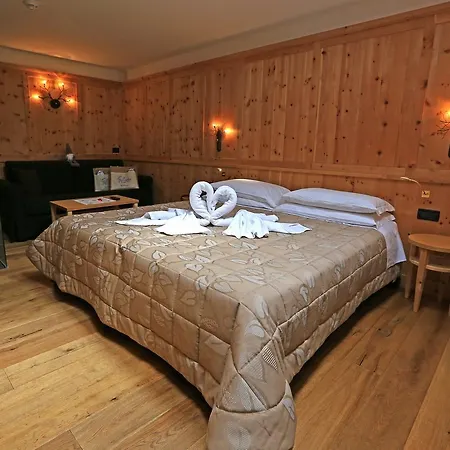 Ladina Hotel Campitello di Fassa