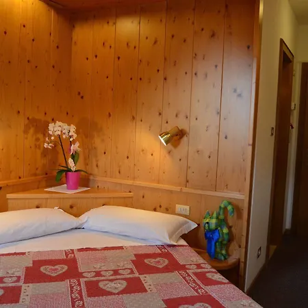 Ladina Hotel Campitello di Fassa